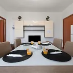 דירה Dream House